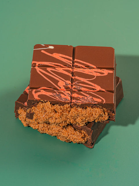 Dubai Lotus Biscoff Knafeh Chocolate Bar